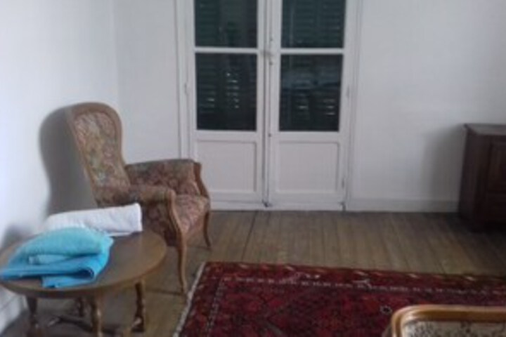 Room 5 of 10