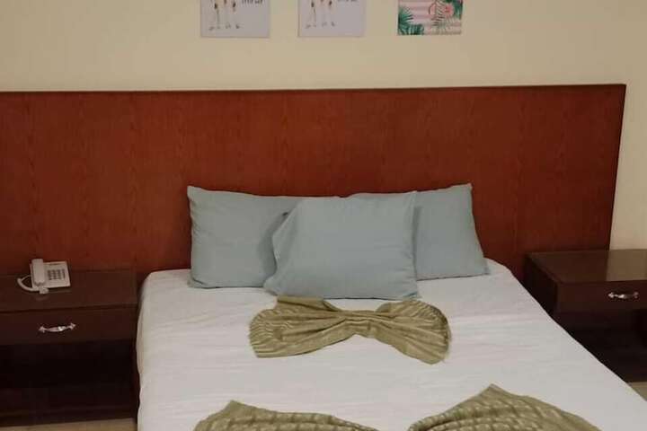 Room 7 of 32