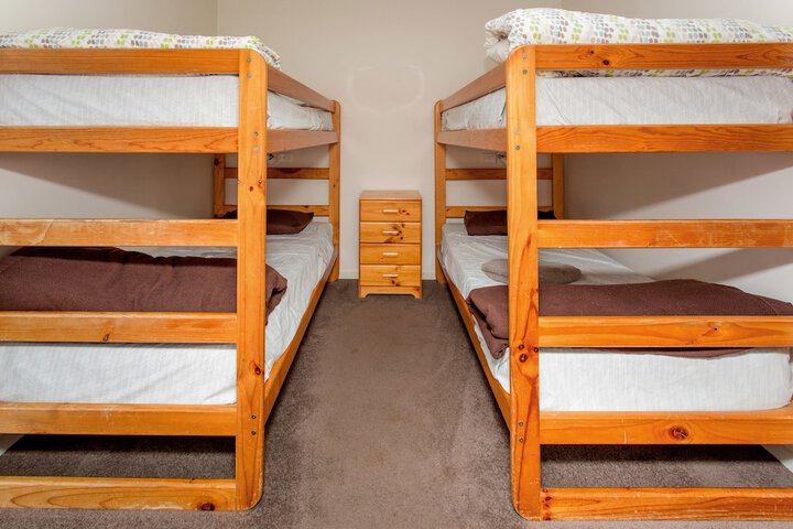 Room 4 of 73