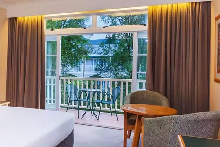 Room 21 of 76