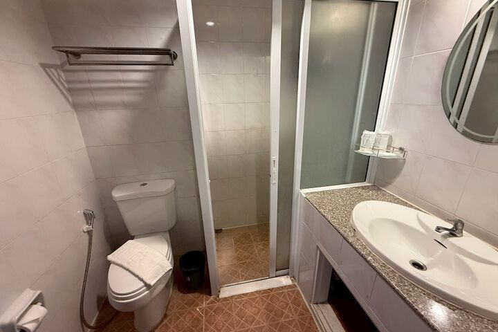 Clean Restrooms