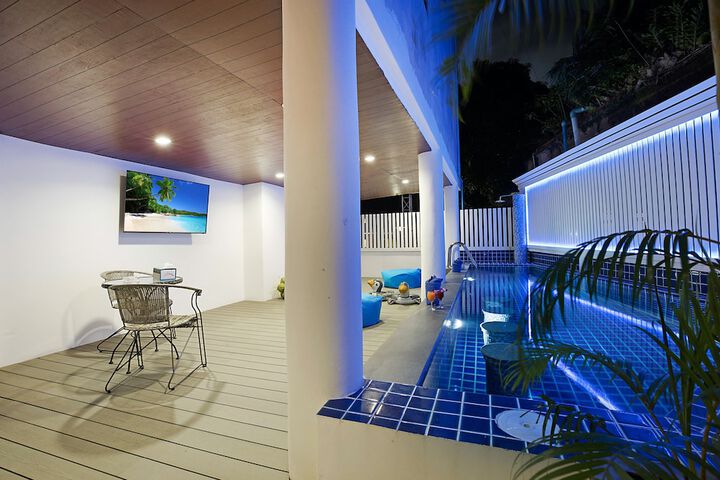 Pool 33 of 42