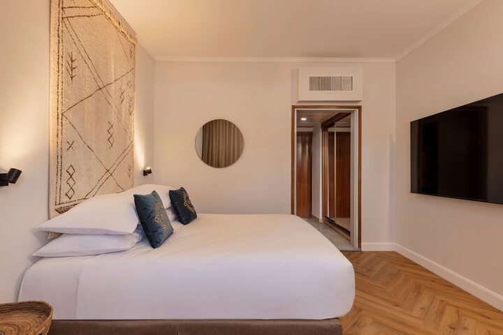 Room 13 of 46