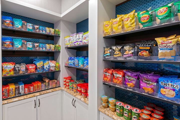 Snack bar