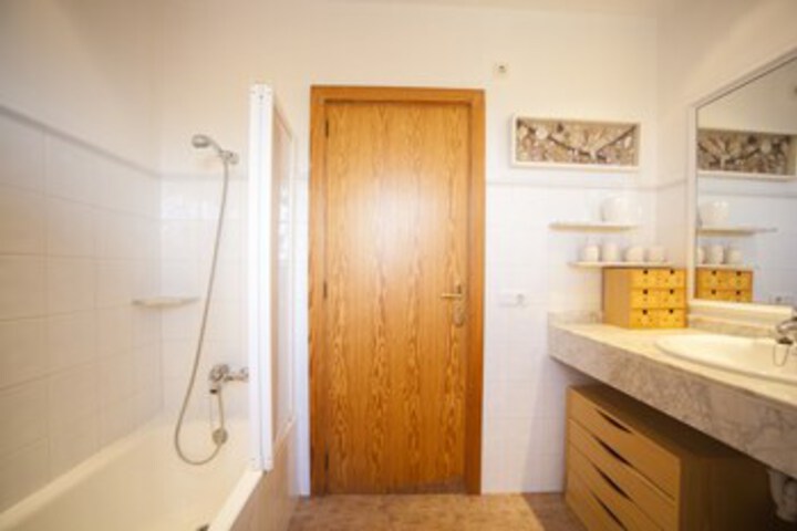 Room 6 of 37