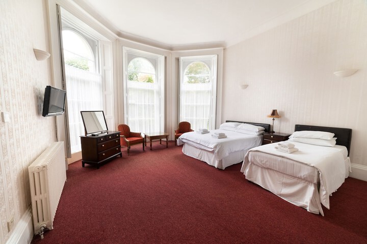 Room 17 of 35