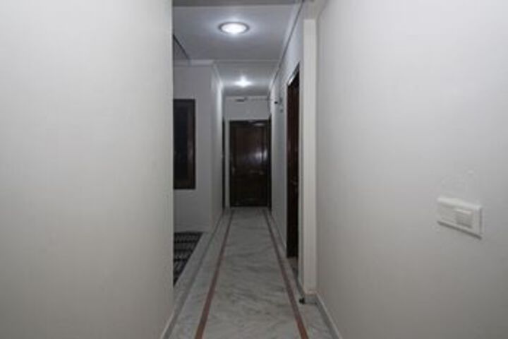 Ballroom/Hall 15 of 21