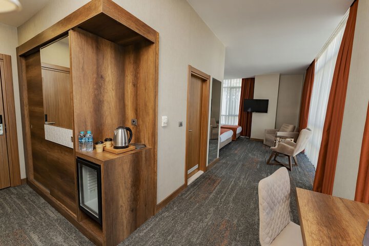 Room 76 of 122