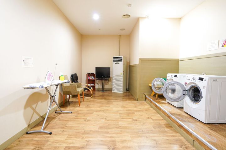 Room 17 of 24