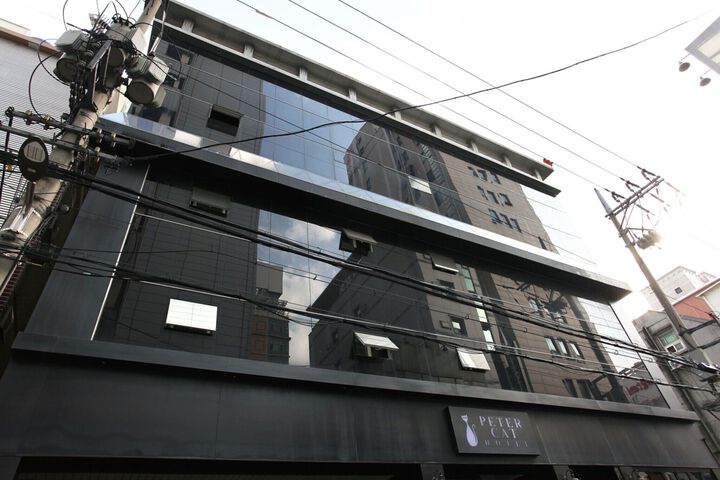 Hotel 9 of 198