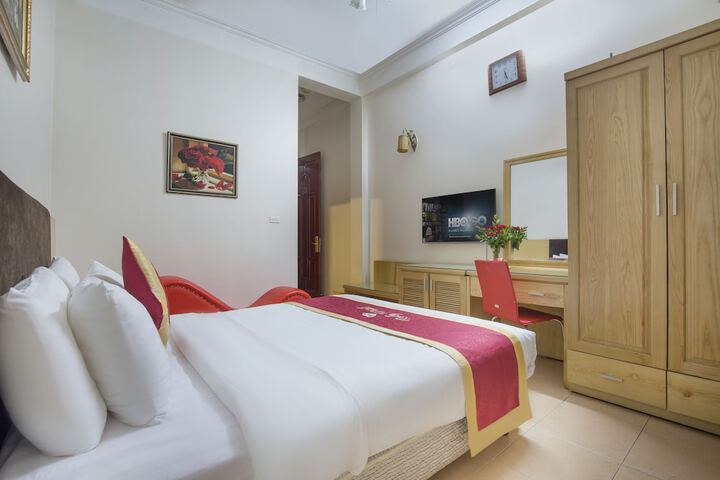 Room 16 of 33