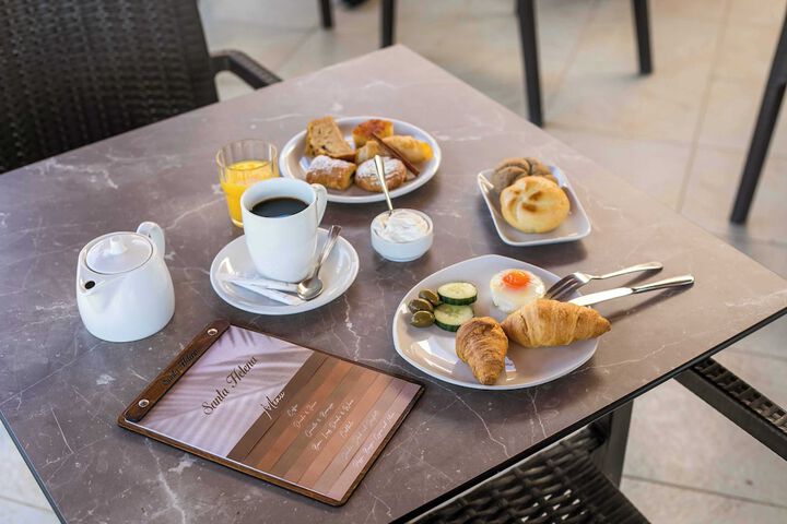 Breakfast/Coffee Service 40 of 55