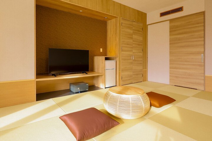Room 10 of 34
