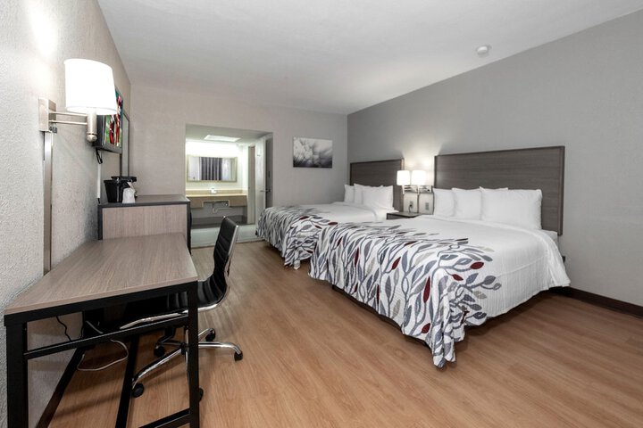 Deluxe 2 Double Beds (6 of 13)