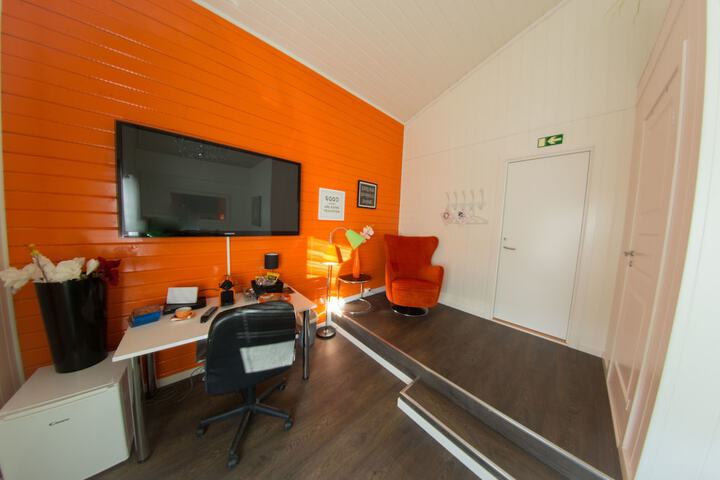 Room 10 of 76