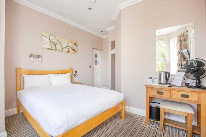 Room 44 of 70