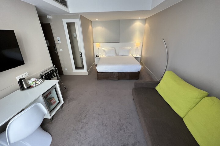 Room 42 of 92