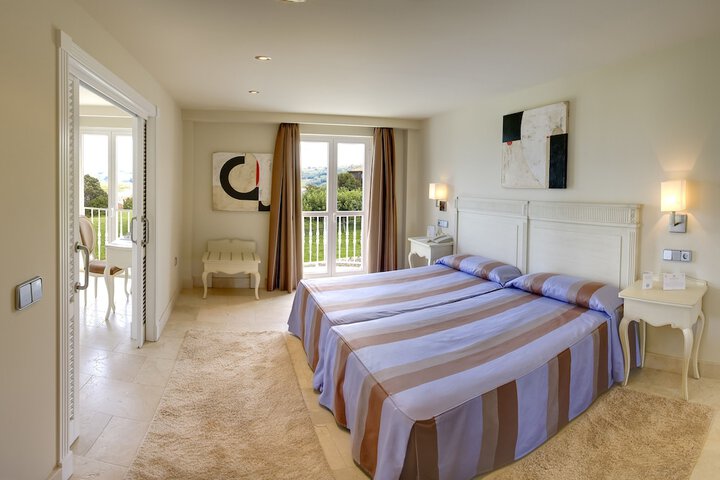 Room 10 of 38