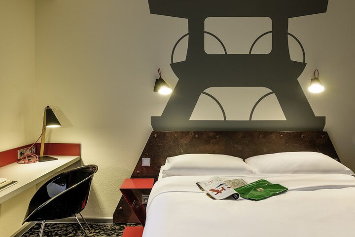 Room 4 of 46