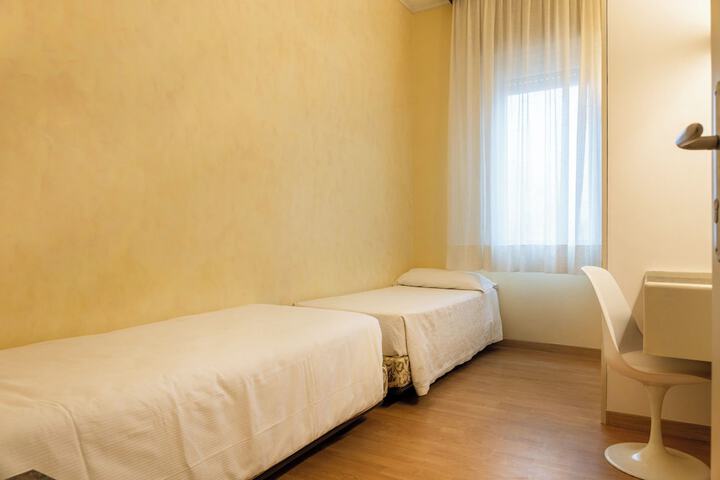 Room 45 of 93