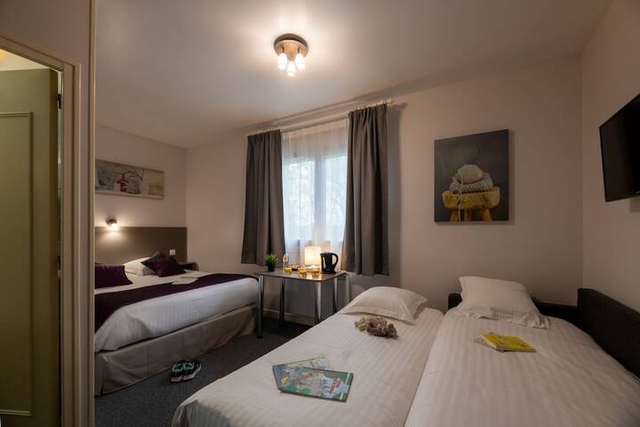 Room 22 of 42