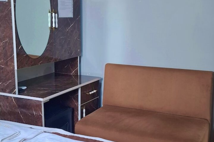Room 17 of 29
