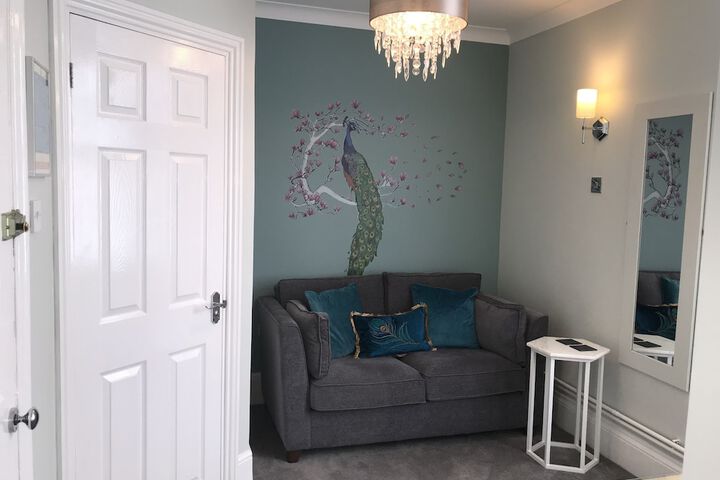 Room 4 of 90
