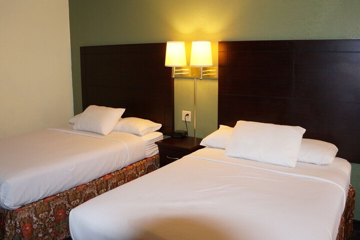 Room 20 of 34