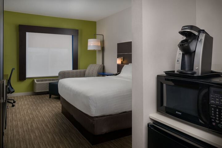 Room 10 of 39