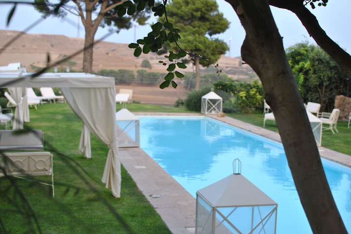 Pool 48 of 92