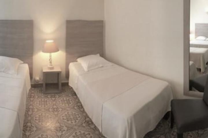 Room 13 of 48