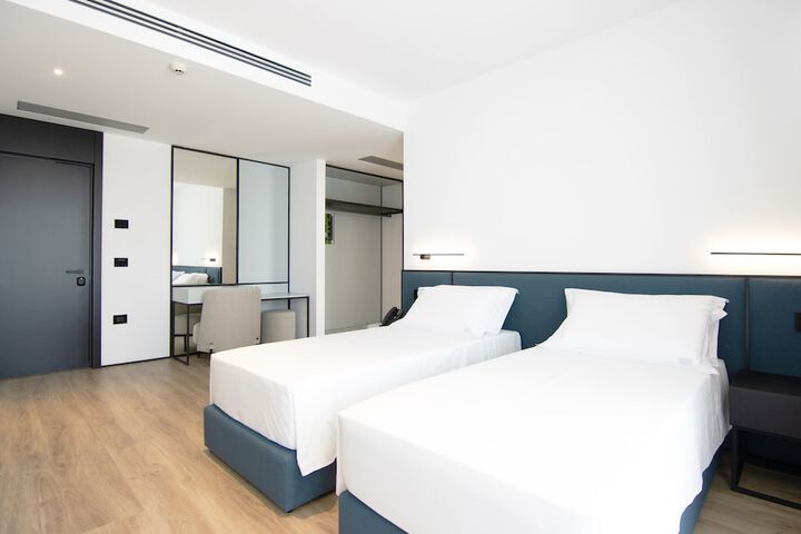 Room 7 of 44