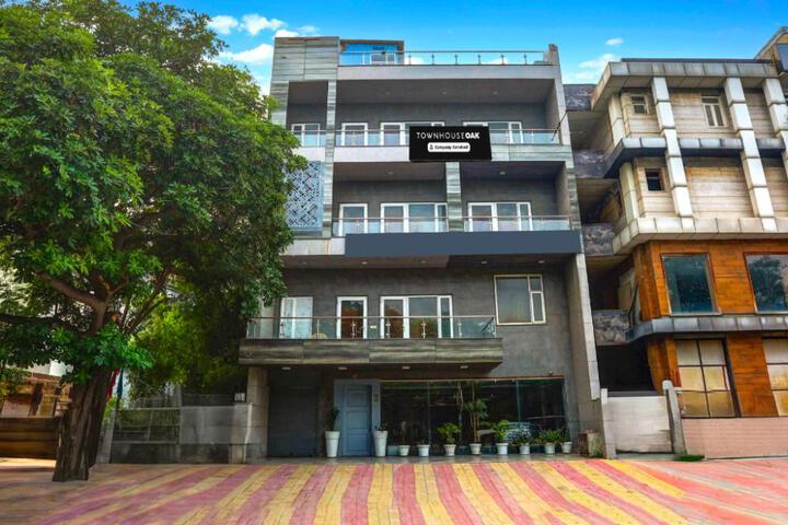 Townhouse Oak Iskcon Temple Rohini