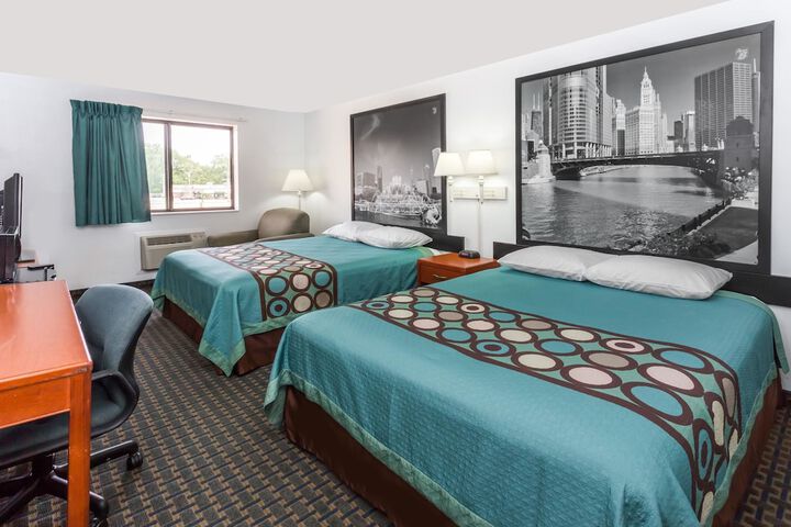 1 Queen Bed (13 of 13)