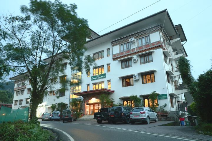 lhaki Hotel