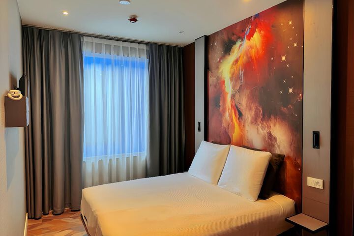 Room 11 of 31