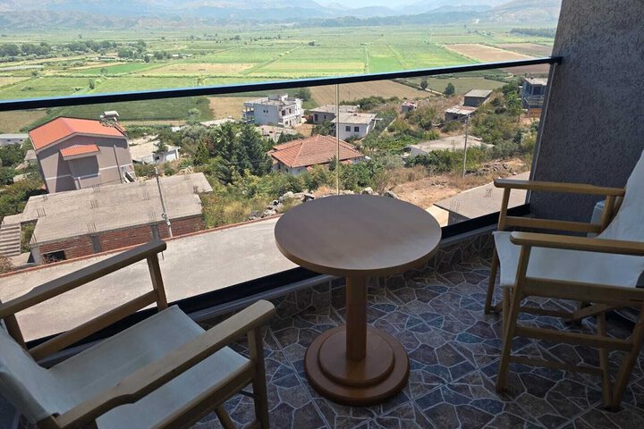 Terrace/Patio 3 of 8