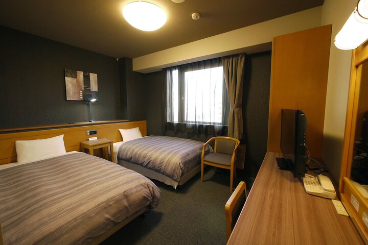 Room 4 of 23