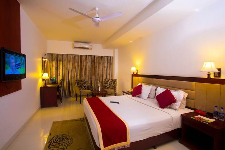 Room 4 of 32