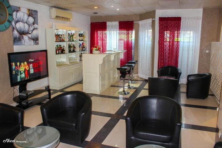 Lounge 59 of 62