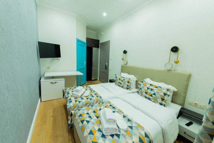 Room 6 of 20