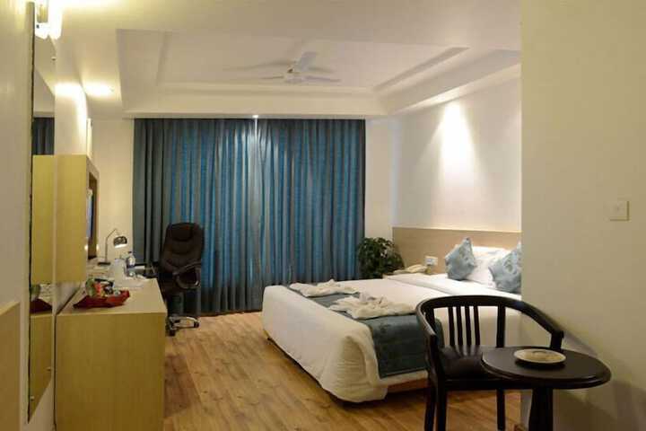 Room 5 of 13