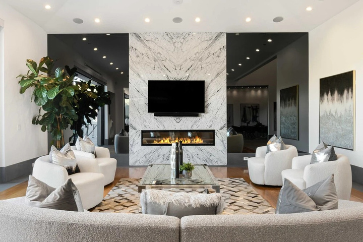 Room 4 of 20