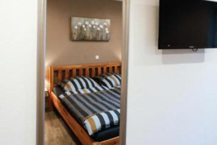 Room 4 of 10
