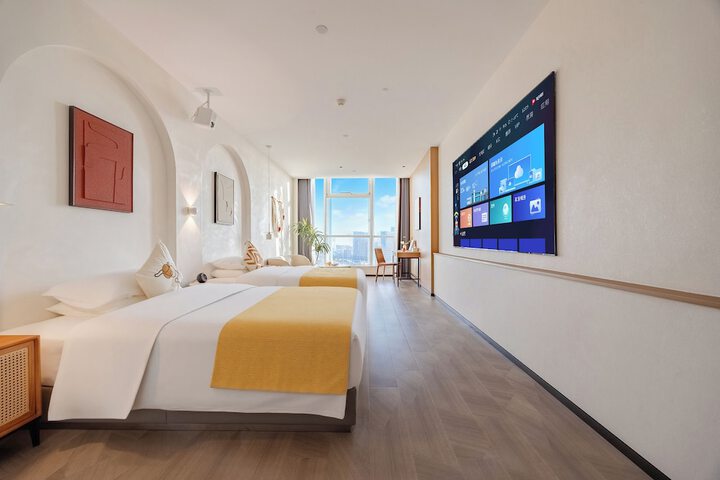 Room 15 of 60