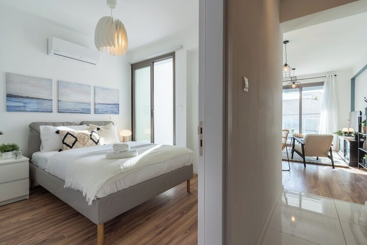 Room 28 of 210
