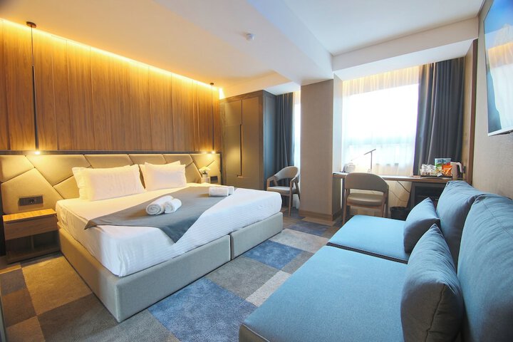 Room 21 of 100