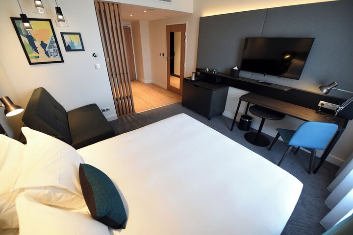 Room 18 of 65