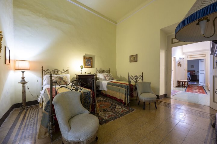 Room 7 of 49