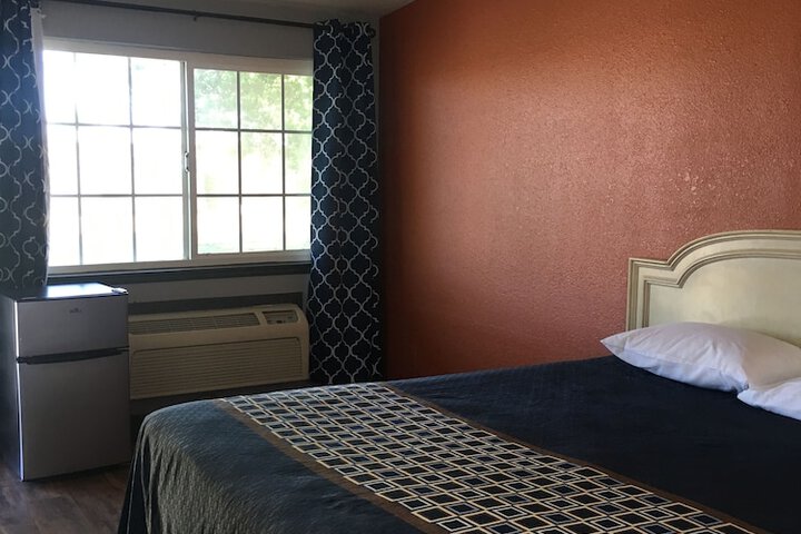 Room 2 of 20